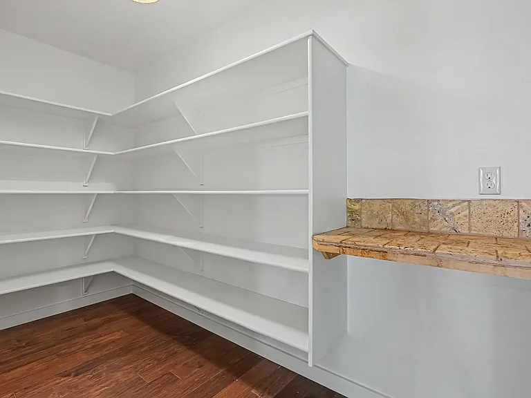 2040 Kelly Dr — Photo 14