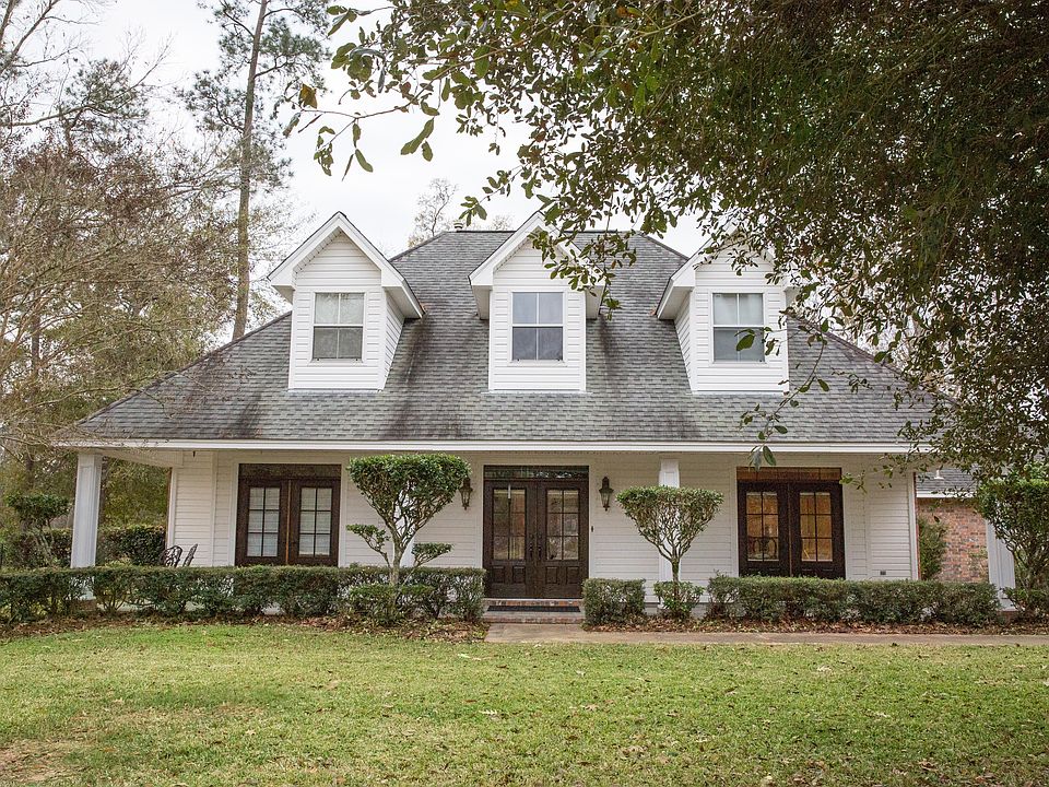 4 bdr home in Pinewood  