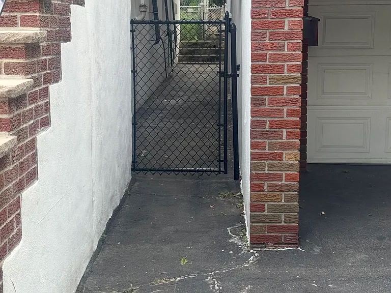 6219 Polk St — Photo 2