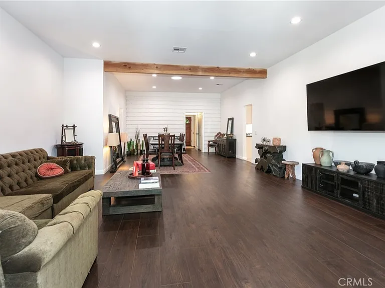 5825 Fulton Ave — Photo 6