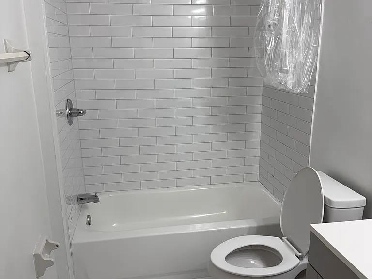 103 Ashwood Ct — Photo 7