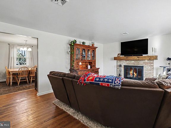 3rd image of 278 Longs Gap Rd