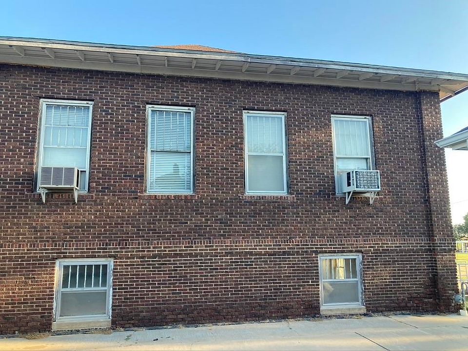 2nd image of 316 Main St