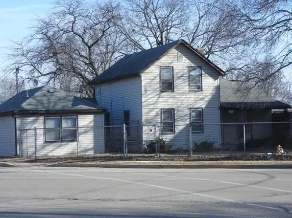 1203 S Galena Ave, Freeport, IL 61032