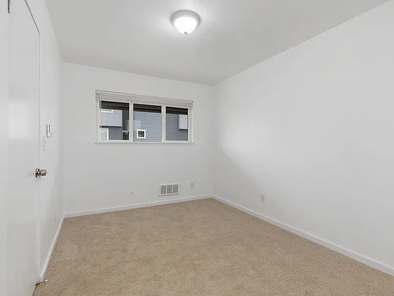 7119 47th Ave NE — Photo 18