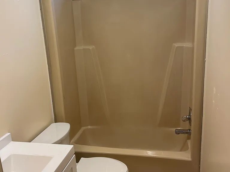 2814 Parkview Ct — Photo 3