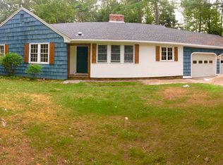 8 Sparhawk Ln, Cumberland, ME 04021