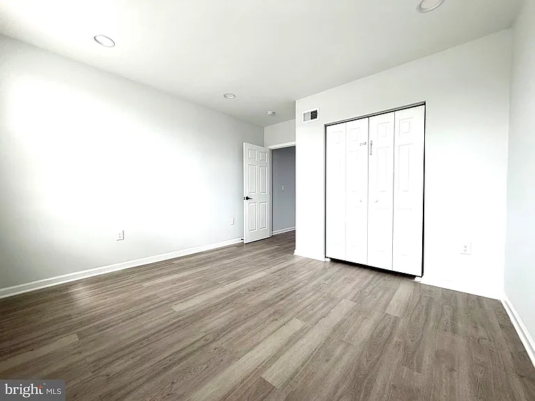 608 Oldham St — Photo 5