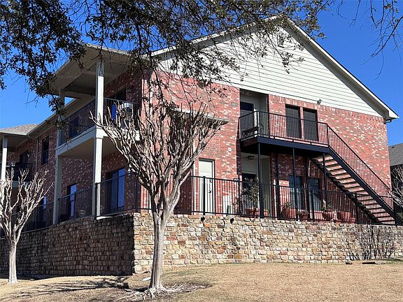 2nd image of 1815 Signal Ridge Pl