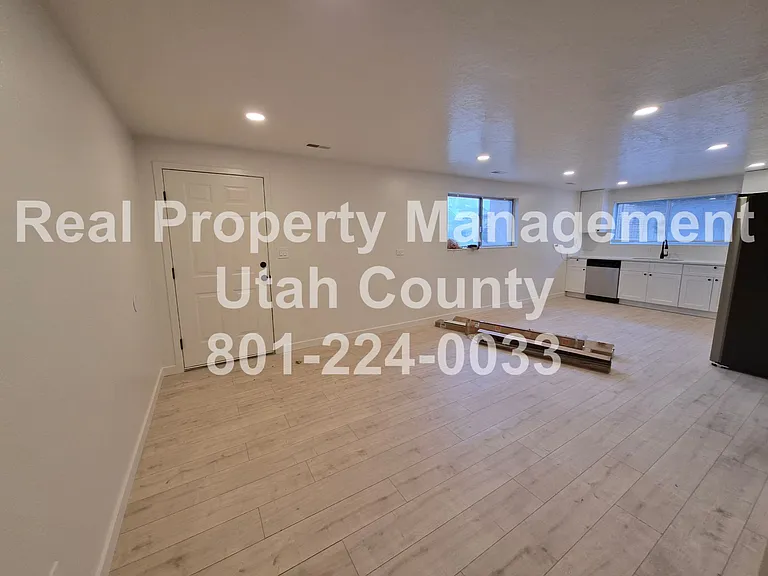 1148 W 100 N — Photo 8