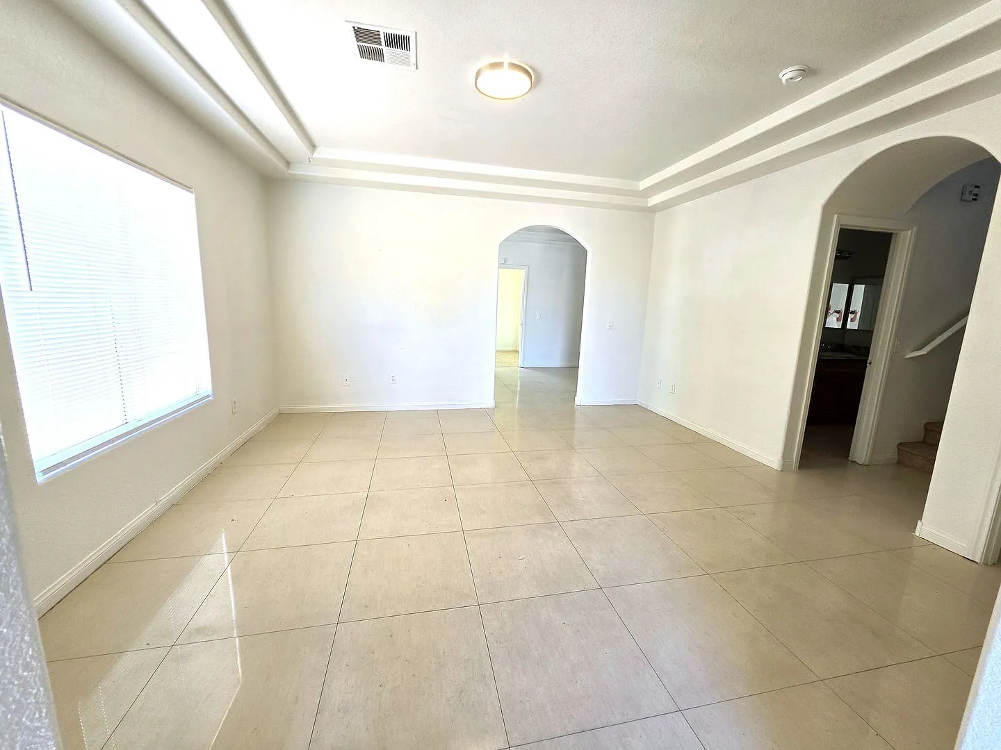 2 Story , 4 bedroom with RV Gate 4895 E. Baltimore — Photo 3