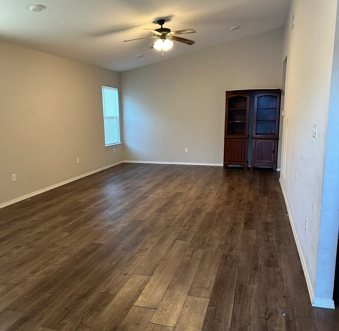 3 bed, 1300 sqft, $1,325 — Photo 4