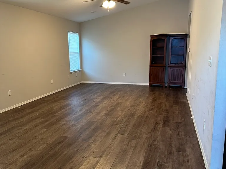 3510 Maywood Ct — Photo 4