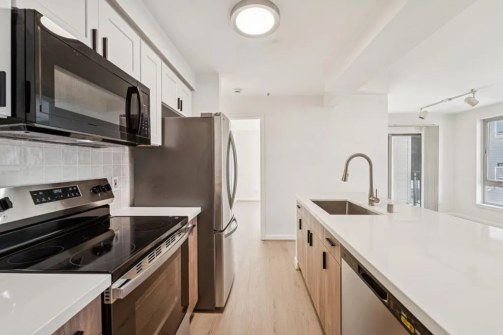 Hayes Court - 2 bedrooms — Photo 2