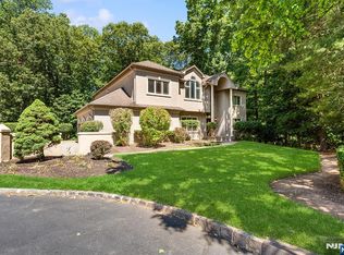 307 Daffodil Dr, Norwood, NJ 07648