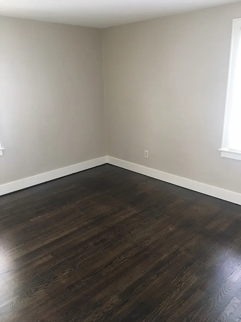 Spacious 3 Bed 1 Bath with Large Garage — Photo 3