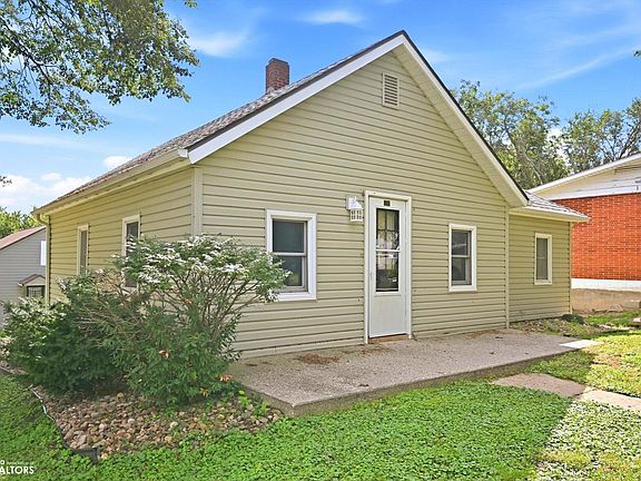 3rd image of 1201 Baldwin St