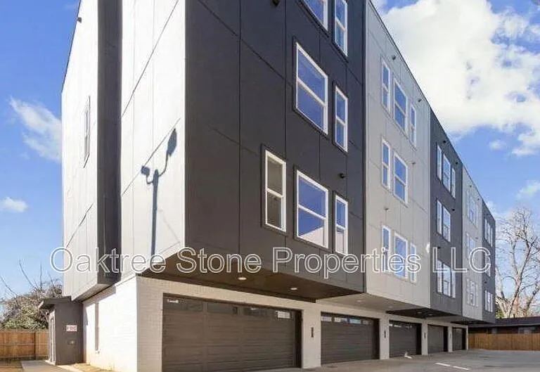 456 Parkway Dr #6 — Photo 23