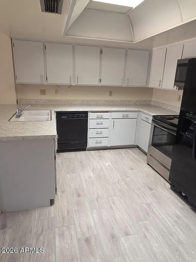 2 bed, 2.0 bath, 1256 sqft, $2,000 — Photo 3
