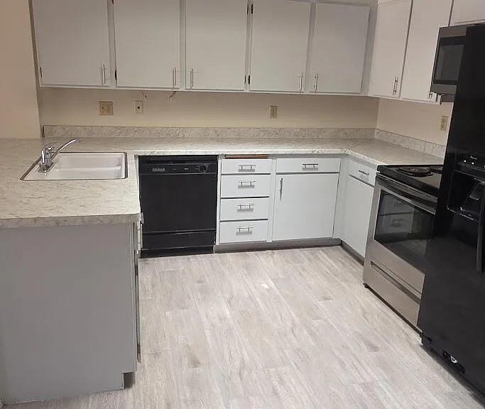 11226 S Tomi Dr — Photo 3