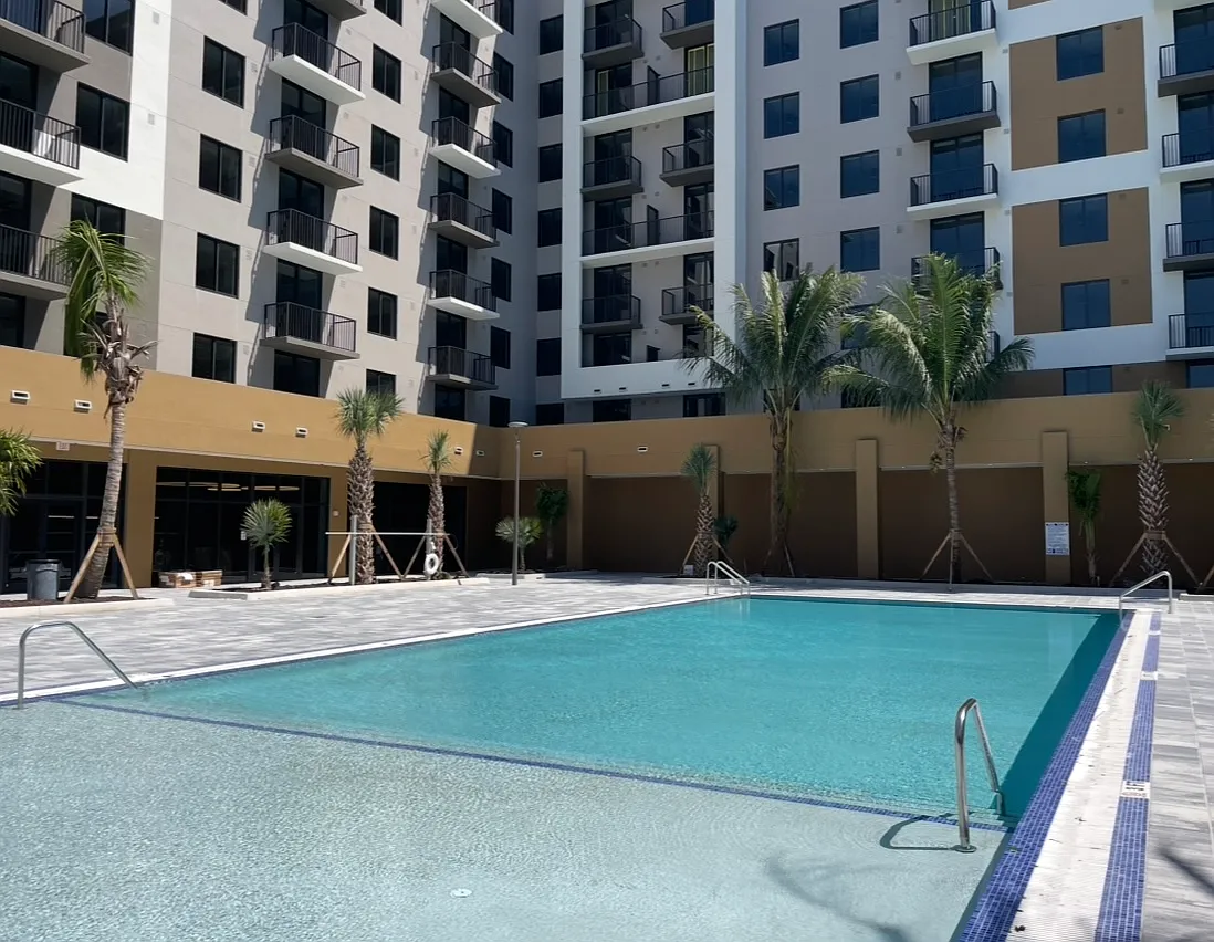 Studio, 1.0 bath, 525 sqft, $1,870 — Photo 2