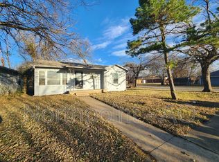 902 Bales St, Cleburne, TX 76033