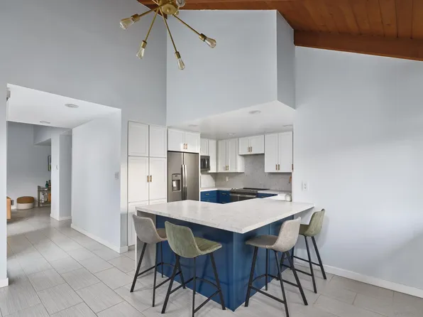 325 S Sierra Ave Unit 20, Solana Beach, CA 92075