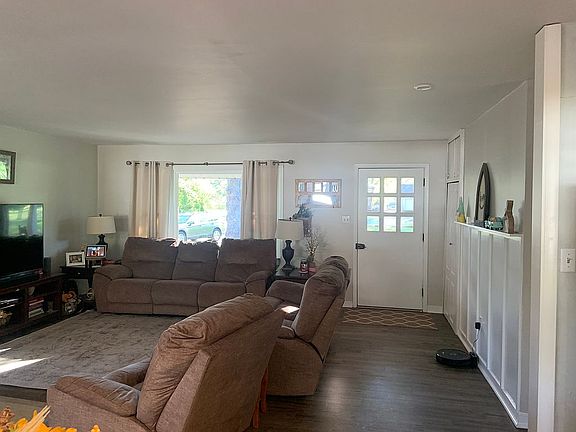 5th image of 8275 Hickory Dr