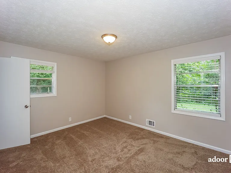 2928 Ann Marie Ln — Photo 13