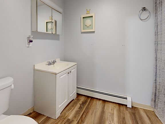 4th image of 127 Trenton St APT 3