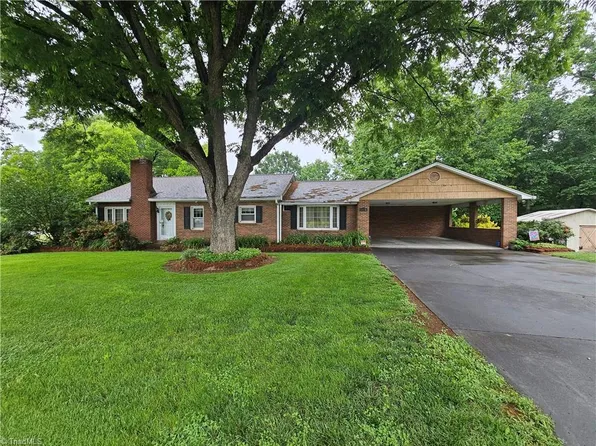 4875 Follansbee Rd, Winston Salem, NC 27127