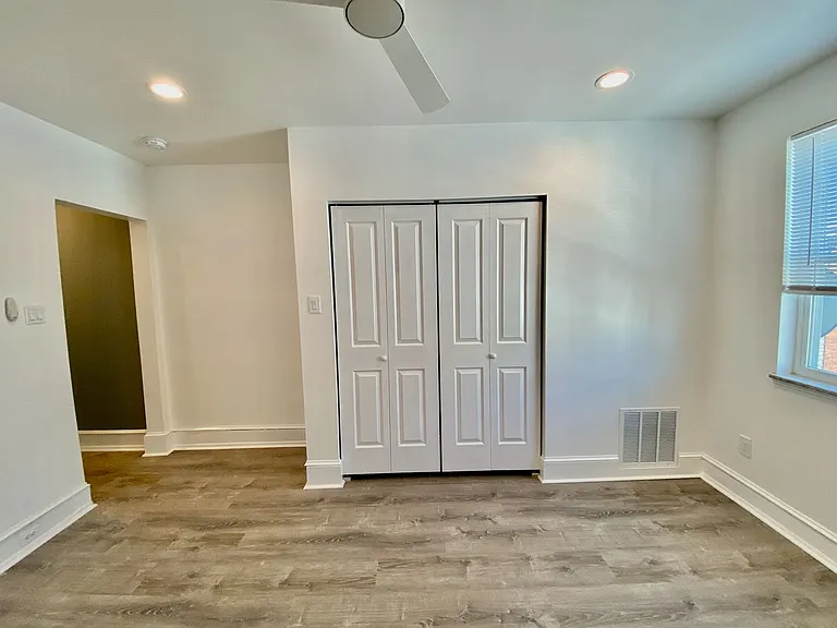 2532 S Broad St — Photo 19