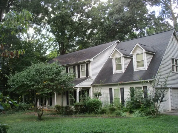 140 Tanglewood Dr, Fayetteville, GA 30214