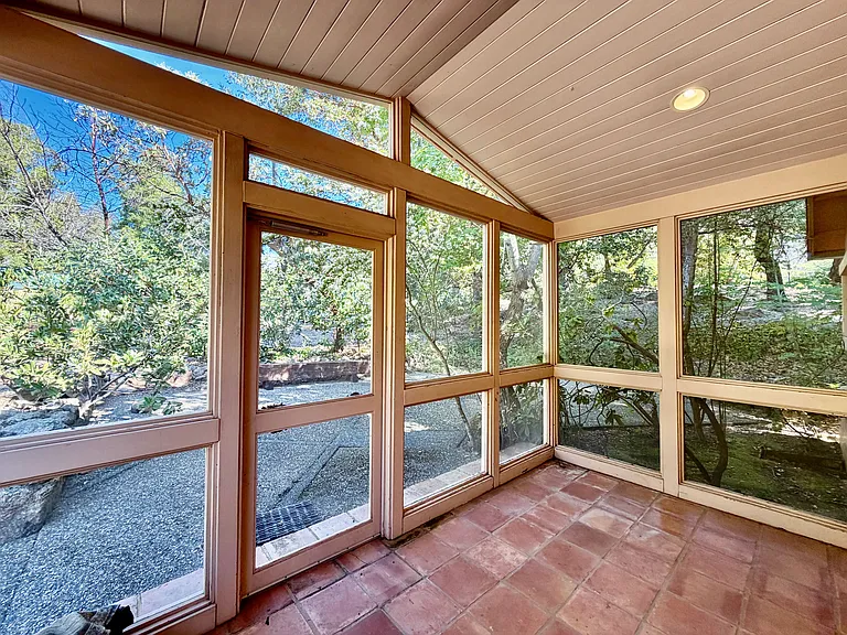 321 Dutch Henry Canyon Rd — Photo 11