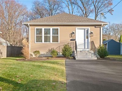 502 Oaklawn Ave, Cranston, RI, 02920