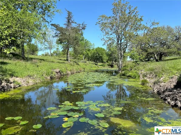 1102 Fm 3435, Shiner, TX 77984