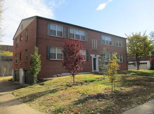 814 Francis Pl #2S, Saint Louis, MO 63105