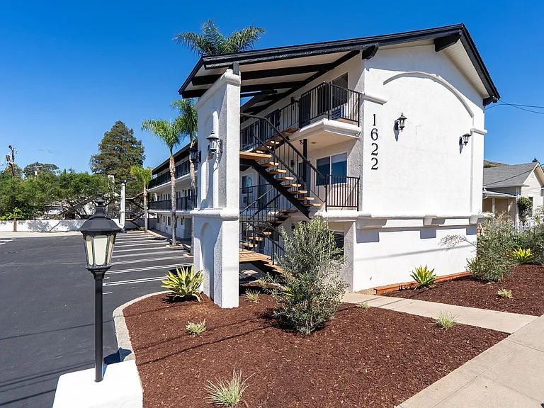 1622 Palm St - 2 Bedroom 2 Bath Fully Renovated: Move In Available Now | July 1st, 2026 Units Ava... — Photo 13