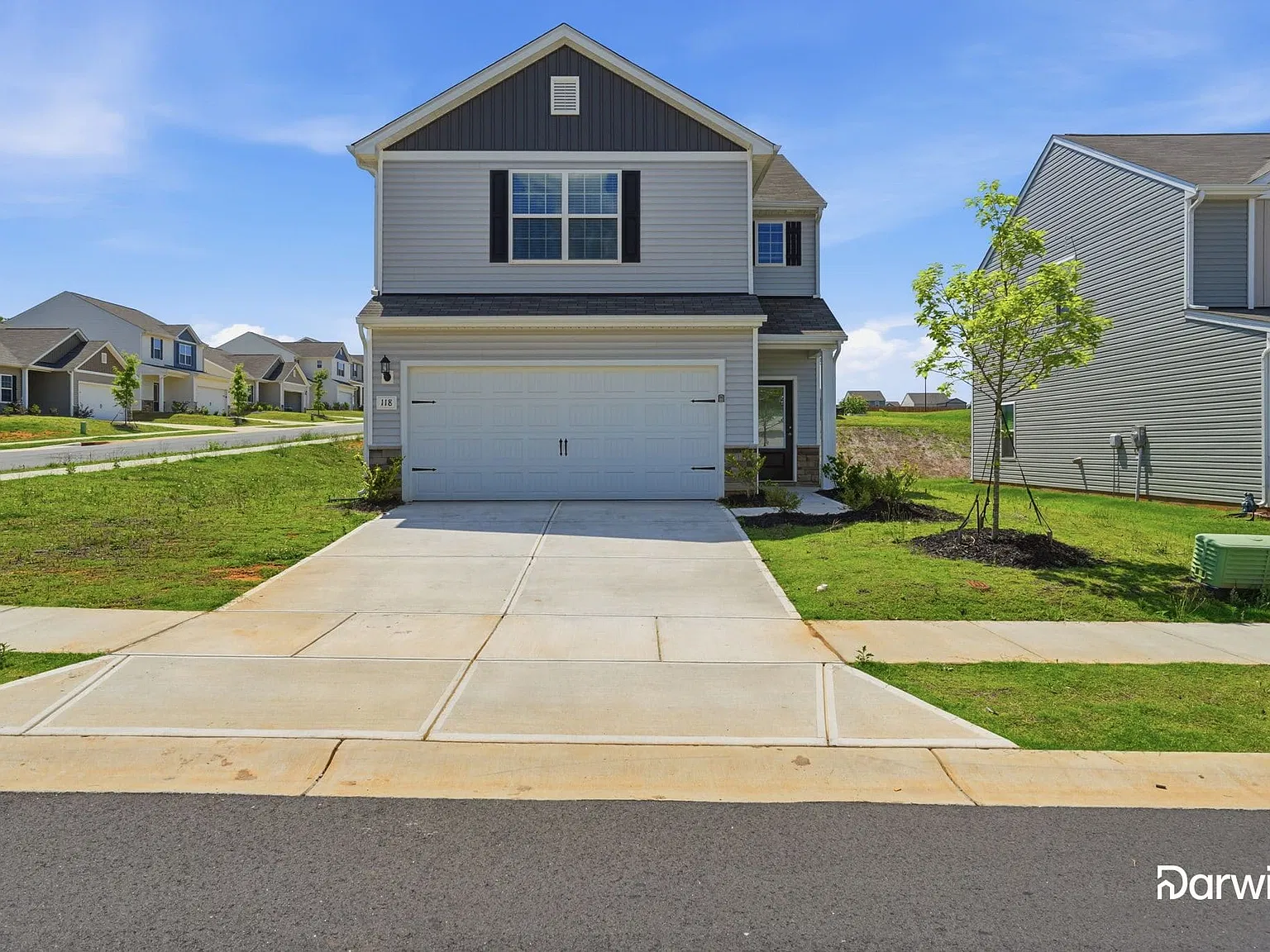 3 bed, 2.5 bath, 1679 sqft, $1,985 — Photo 1
