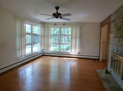 3rd image of 90 Messenger St