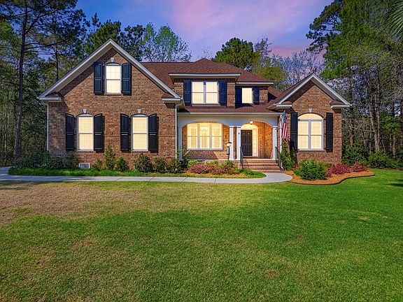 3rd image of 45 Highwood Circle