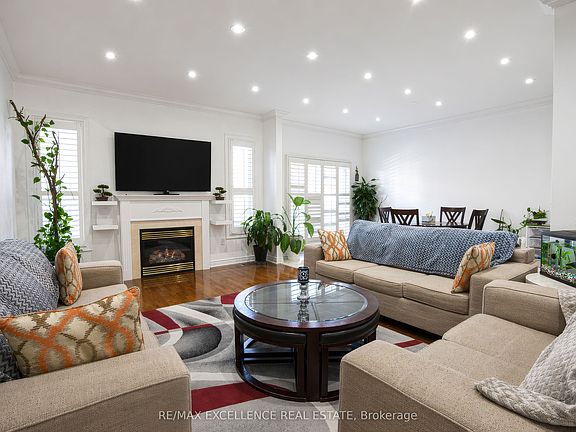 3rd image of 5 Castlegate Blvd