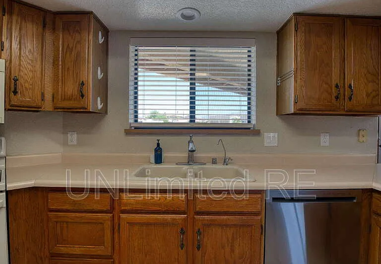 2512 Cisco Dr S — Photo 57
