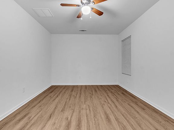 4th image of 3021 Chelsea Ave