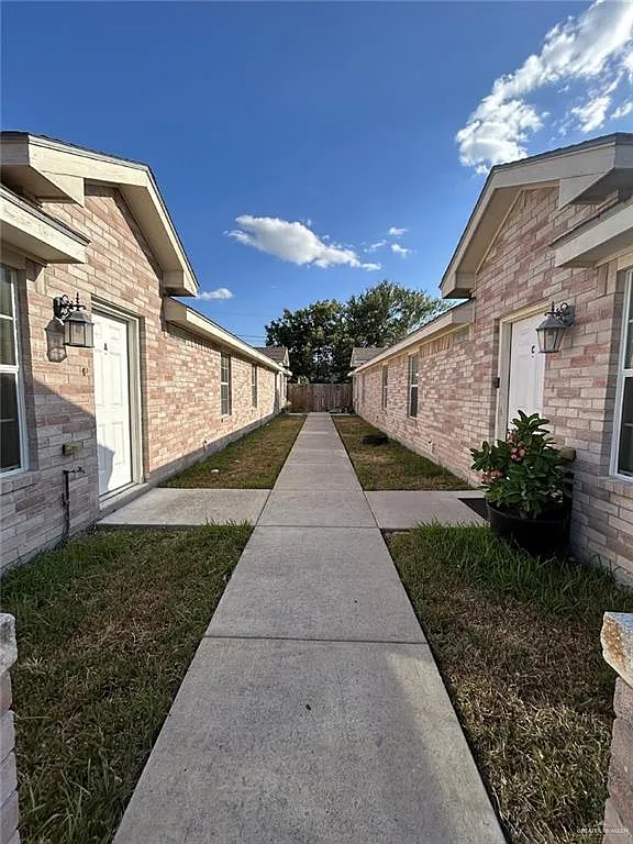 2 bed, 2.0 bath, 3888 sqft, $850 — Photo 2