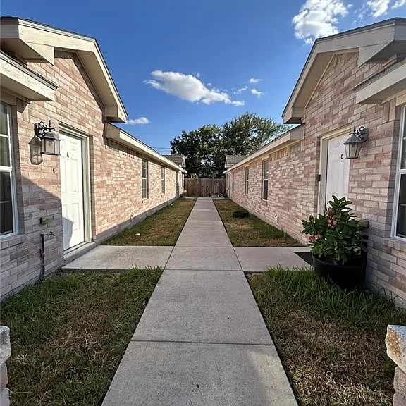 315 W Albatross Ave #A — Photo 6