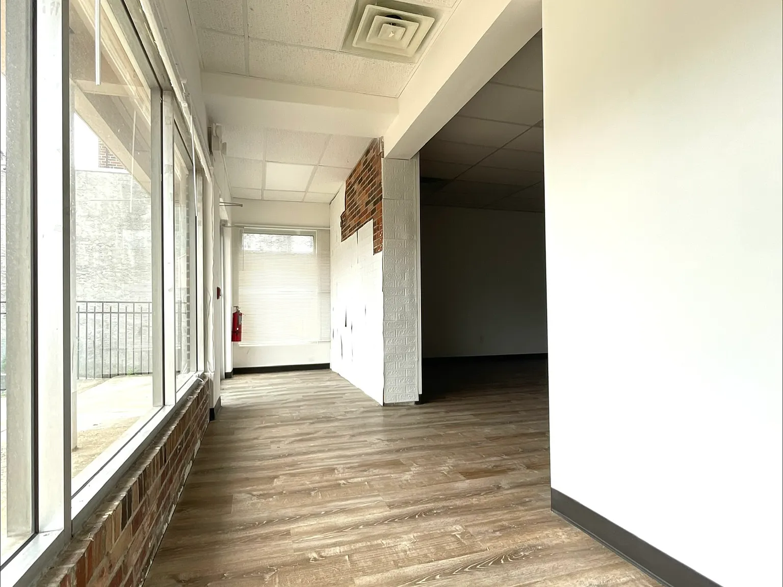 Studio, 1100 sqft, $2,500 — Photo 4