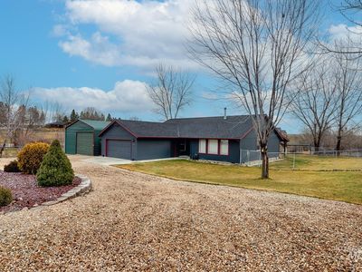 7500 Pleasant View Dr, Caldwell, ID, 83607