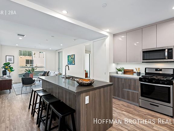 2nd image of 714 N Sweetzer Ave #103A