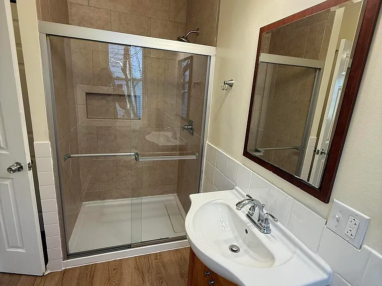 1042 Taylor Ave #1 — Photo 9